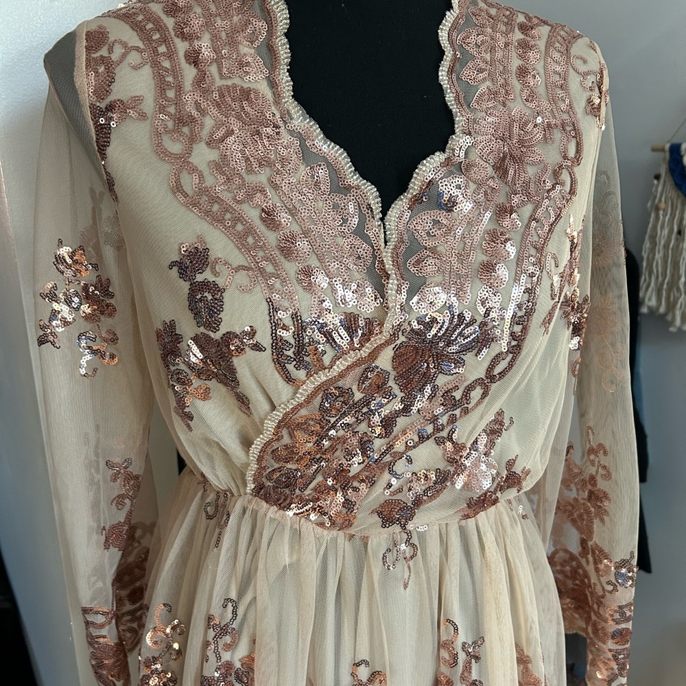 Chic Sequin Embellished Long Sleeve Dress - Picture 14 of 16
